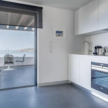 Blue Frames Summer House Villa *