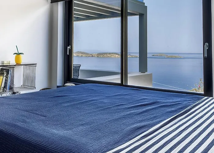 Blue Frames Summer House *