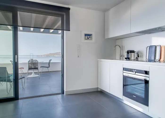 Blue Frames Summer House Villa *