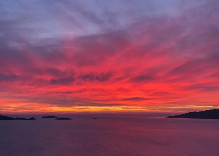 Villa Blue Frames Summer House