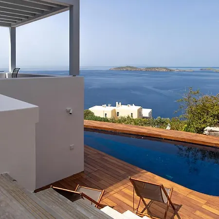 Blue Frames Summer House Villa *