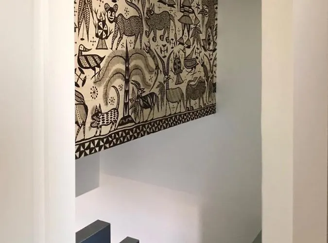 Blue Frames Summer House *