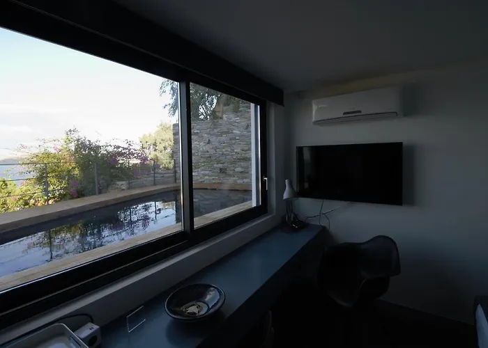 Blue Frames Summer House * Batsi